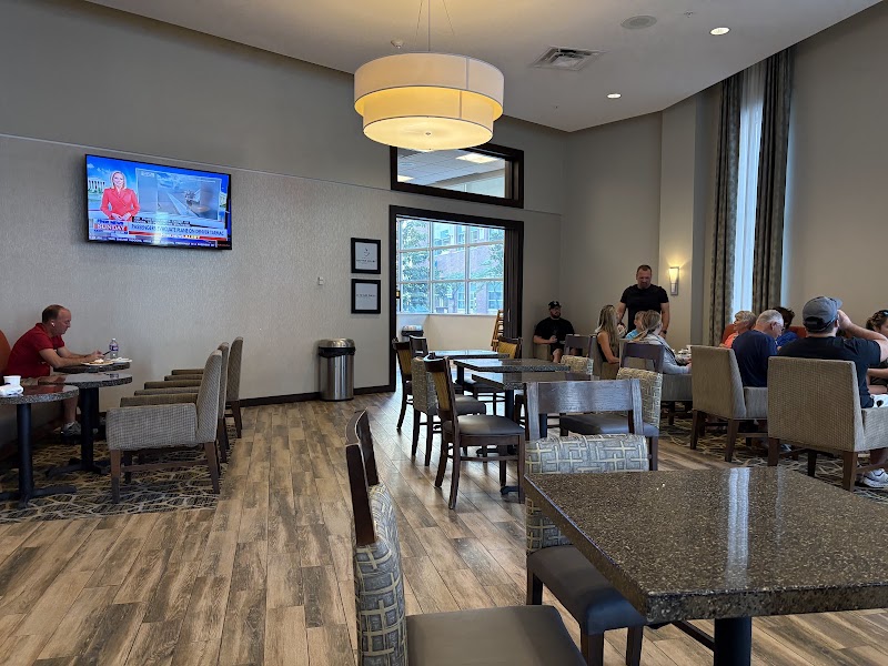 Hampton Inn & Suites Minneapolis/Downtown - Hampton Inn & Suites Minneapolis/Downtown, 19 N 8th St, Minneapolis, MN 55403, USA