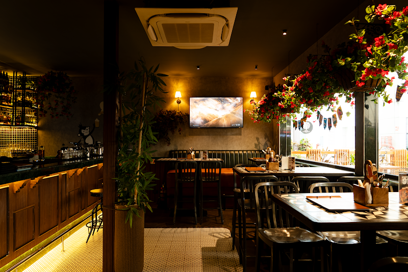Bira 91 Taproom - Bira 91 Taproom Unit No 21, Forecourt, T1 Arrival, Chhatrapati Shivaji Maharaj International Airport Mumbai, G12B, IA Project Rd, Navpada, Vile Parle East, Vile Parle, Mumbai, Maharashtra 400099, India