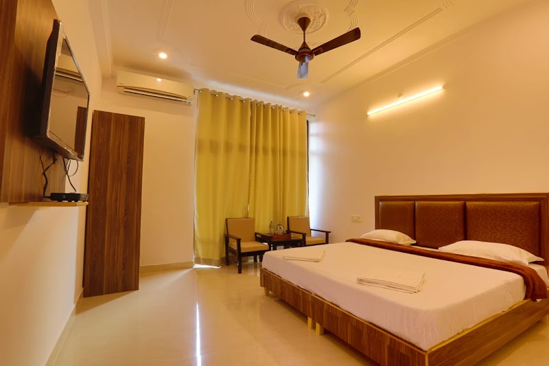 Hotel Tapovan Cottage ( Come as Guest, Leave as family) - Hotel Tapovan Cottage ( Come as Guest, Leave as family) Tapovan, Rishikesh, Uttarakhand 249192, India