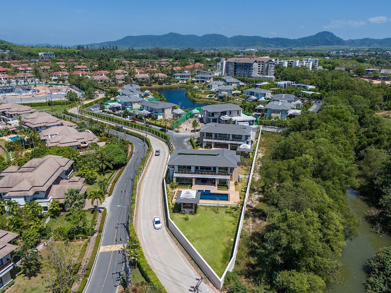 Laguna Village Gate A - Laguna Village Gate A, 8.019551, 98.301403, Bang Tao Beach, ตำบลเชิงทะเล อำเภอถลาง ภูเก็ต 83110, Thailand