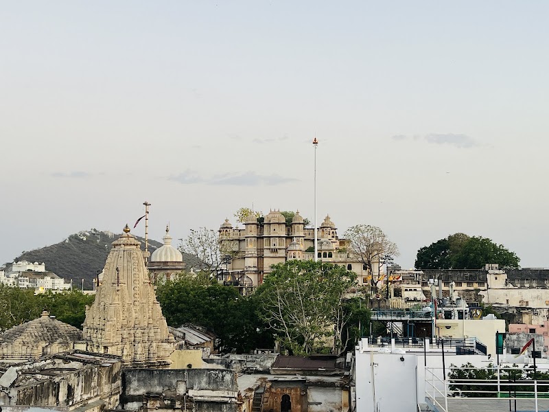 The Lakecity Rooftop Cafe And Restaurant - The Lakecity Rooftop Cafe And Restaurant Budh Ji Ka Darwaja, Jagdish Chowk, Ward 4, Udaipur, Rajasthan 313001, India