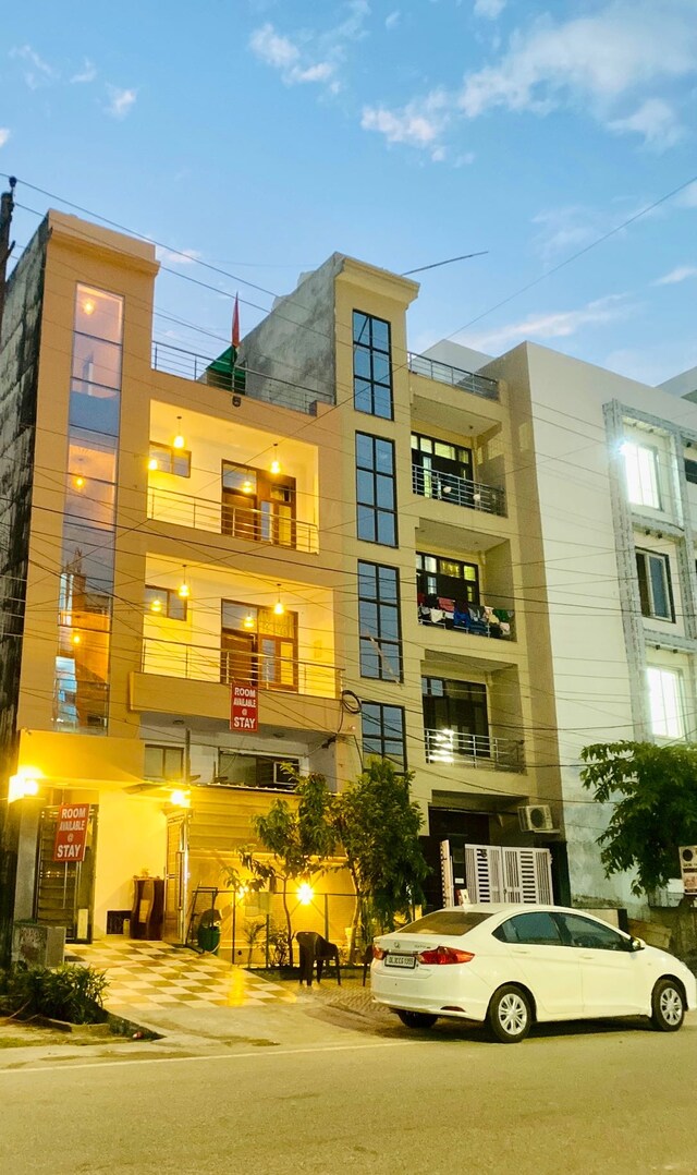 Hotel O Oshiva Stay - Hotel O Oshiva Stay Shiv Shakti Residency, H25, Sector 70, Noida, Uttar Pradesh 201316, India