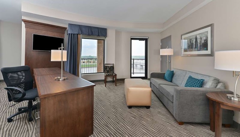 Hampton Inn & Suites Des Moines Downtown - Hampton Inn & Suites Des Moines Downtown, 120 SW Water St, Des Moines, IA 50309, USA
