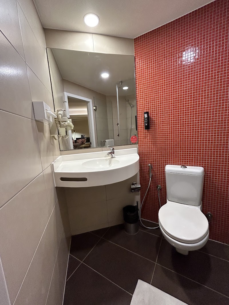 Ibis Coimbatore City Centre - Ibis Coimbatore City Centre, Puliakulam Rd, Lakshmi Mills Junction, Coimbatore, Tamil Nadu 641037, India
