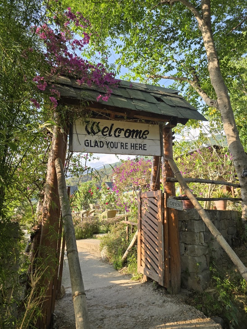 The Northern Cafe - The Northern Cafe Above 150m, Bir Colony Rd, Bir, Suja, Himachal Pradesh 176077, India