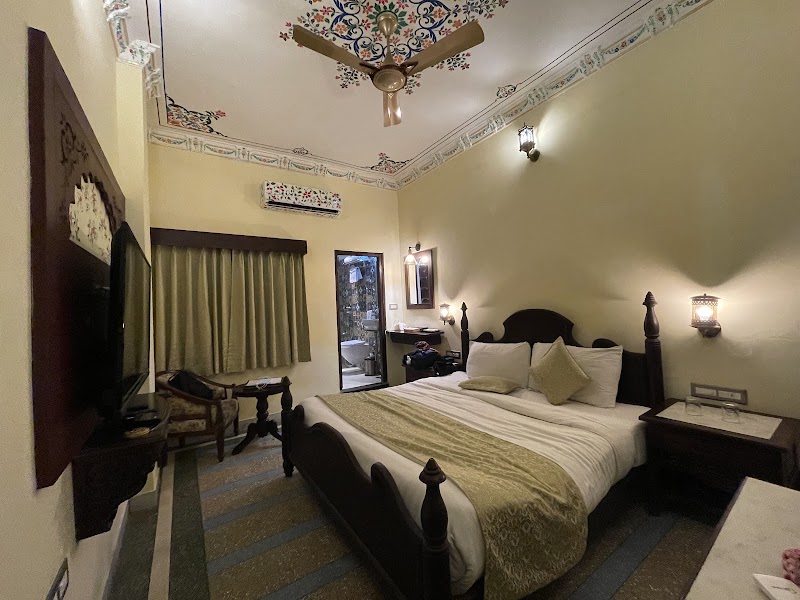 Janak Vilas- A Heritage Boutique Hotel - Janak Vilas- A Heritage Boutique Hotel 14B, Lake Palace Rd, opposite Rang Niwas, Old City, Kalaji Goraji, Udaipur, Rajasthan 313001, India
