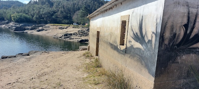 Praia Fluvial da Nossa Senhora da Ribeira de Parada - Praia Fluvial da Nossa Senhora da Ribeira de Parada R. Senhora da ribeira, 3430-749 Parada, Portugal