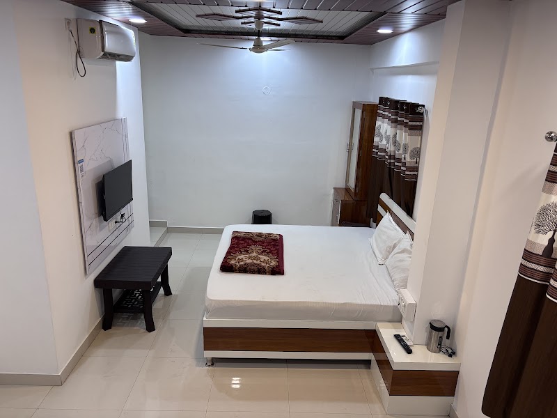 Janani Niwas | Matheran Hotels | Jungle & Valley View Hotels & Resorts | Homestay | - Janani Niwas | Matheran Hotels | Jungle & Valley View Hotels & Resorts | Homestay |, Indhira Gandhi Nagar, MG Rd, near Ganesh Temple, Aman Lodge, Matheran, Maharashtra 410102, India