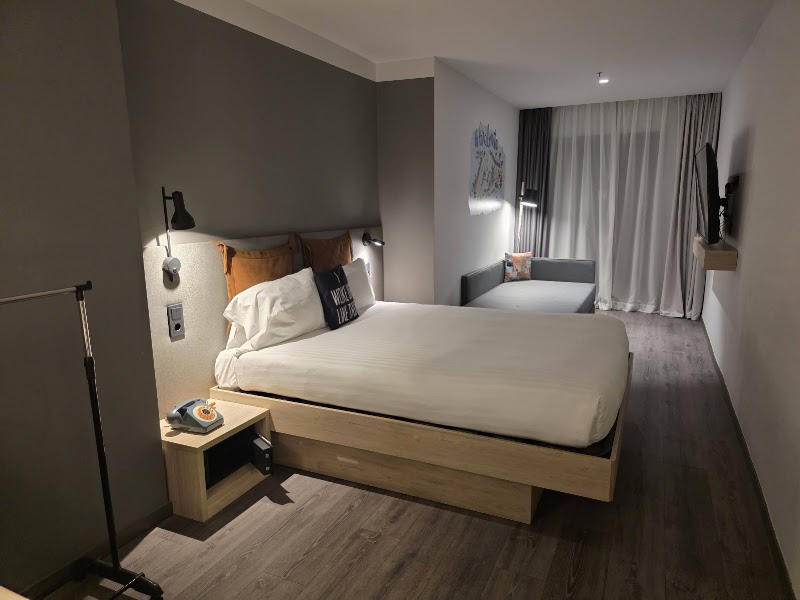 Moxy Barcelona - Moxy Barcelona Carrer de Mallorca, 1, 23, Sants-Montjuïc, 08014 Barcelona, Spain