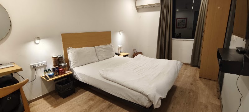 Housr Malibu - Housr Malibu SR 8, near Park Hospital, Malibu Towne, Sector 47, Gurugram, Haryana 122018, India