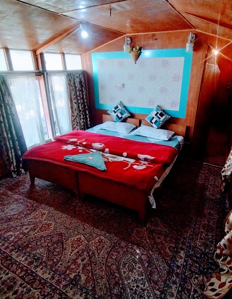 Martanda group of house boat - Martanda group of house boat, Hb martanda khona khna road, Karapura, Rainawari, Srinagar, 190001