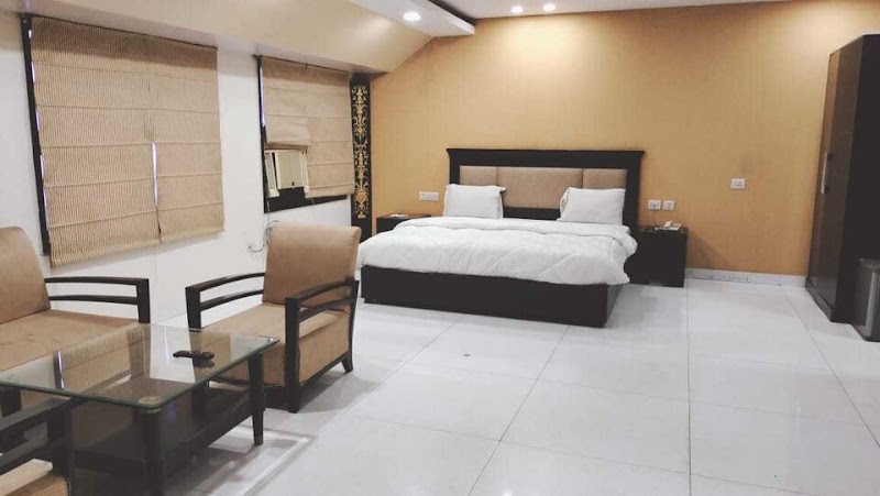 OYO Hotel Deluxe Room Stay Near Dilli Haat Ina - OYO Hotel Deluxe Room Stay Near Dilli Haat Ina Kailash villa guesthouse near bikaner sweet iskcon temple road, B 80, 110065, near sant nagar, Garhi, East of Kailash, New Delhi, Delhi 110065, India