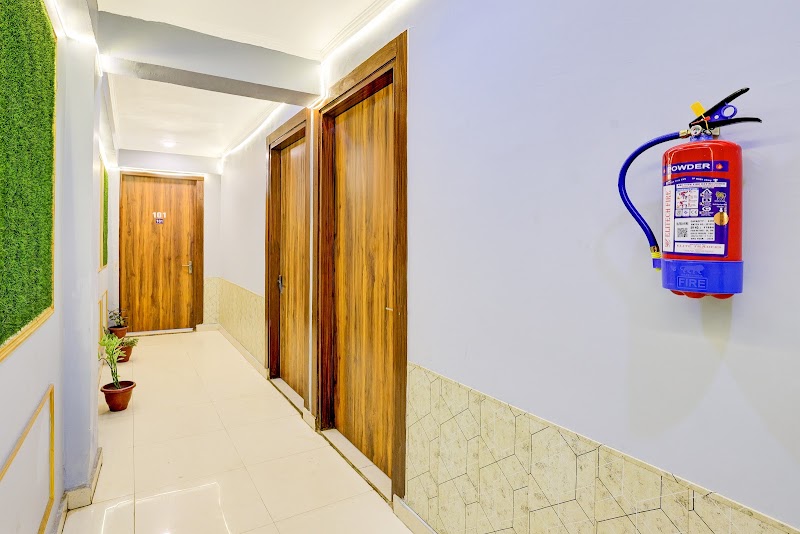 Hotel O Akki Residency - Hotel O Akki Residency MS Yadav Tower, B-121, near HDFC Bank, Sector 63 A, Noida, Chotpur, Uttar Pradesh 201307, India