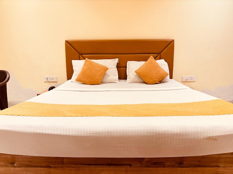 Hotel GoodLuck House Near Delhi airport