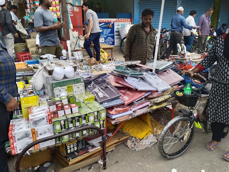 Sunday Market - Sunday Market Arcot Srinivasa Char Cross St, SKR Market, Old Tharagupet, Mamulpet, Chickpet, Bengaluru, Karnataka 560002, India