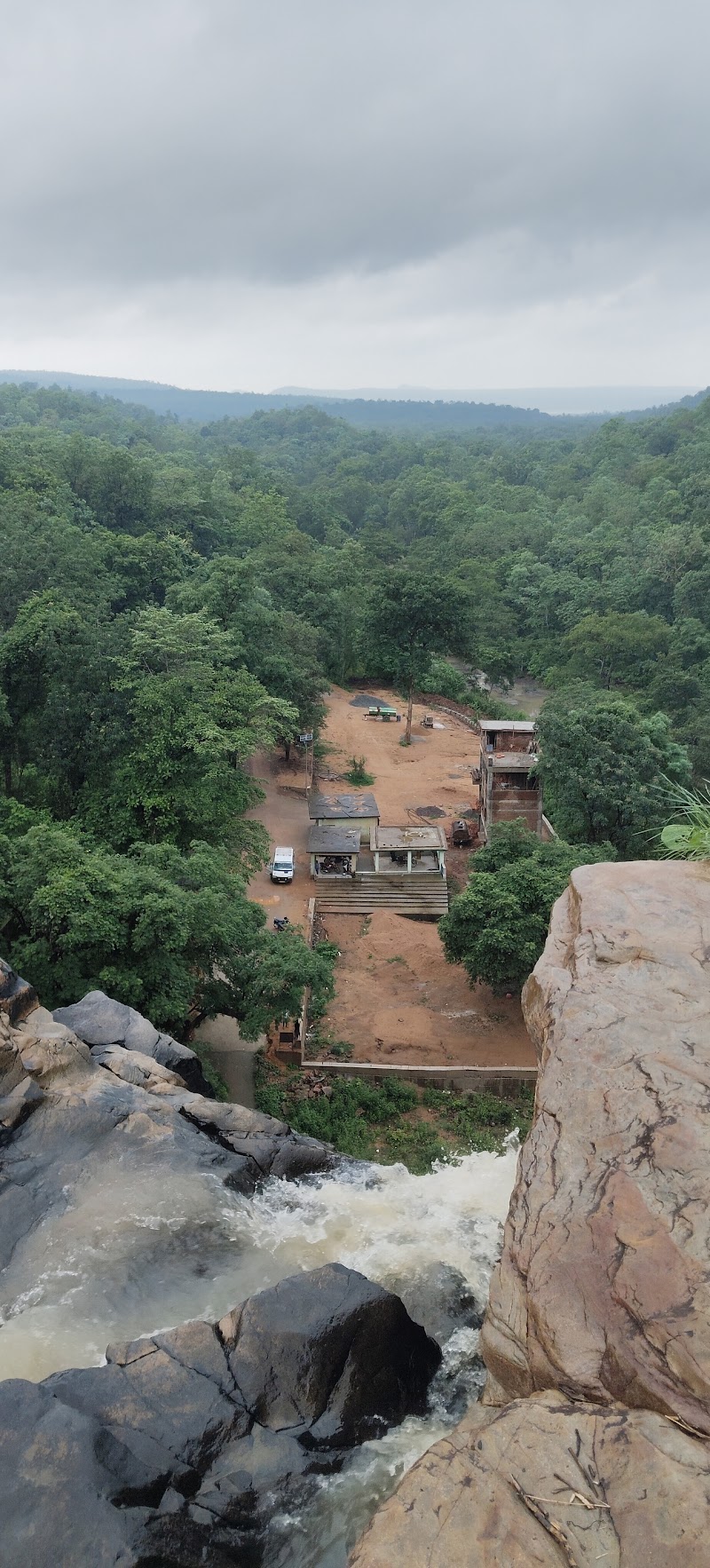 Godhas Waterfall - Godhas Waterfall, Unnamed Road, MC9Q+2MF, Katingpani, Odisha 766105, India