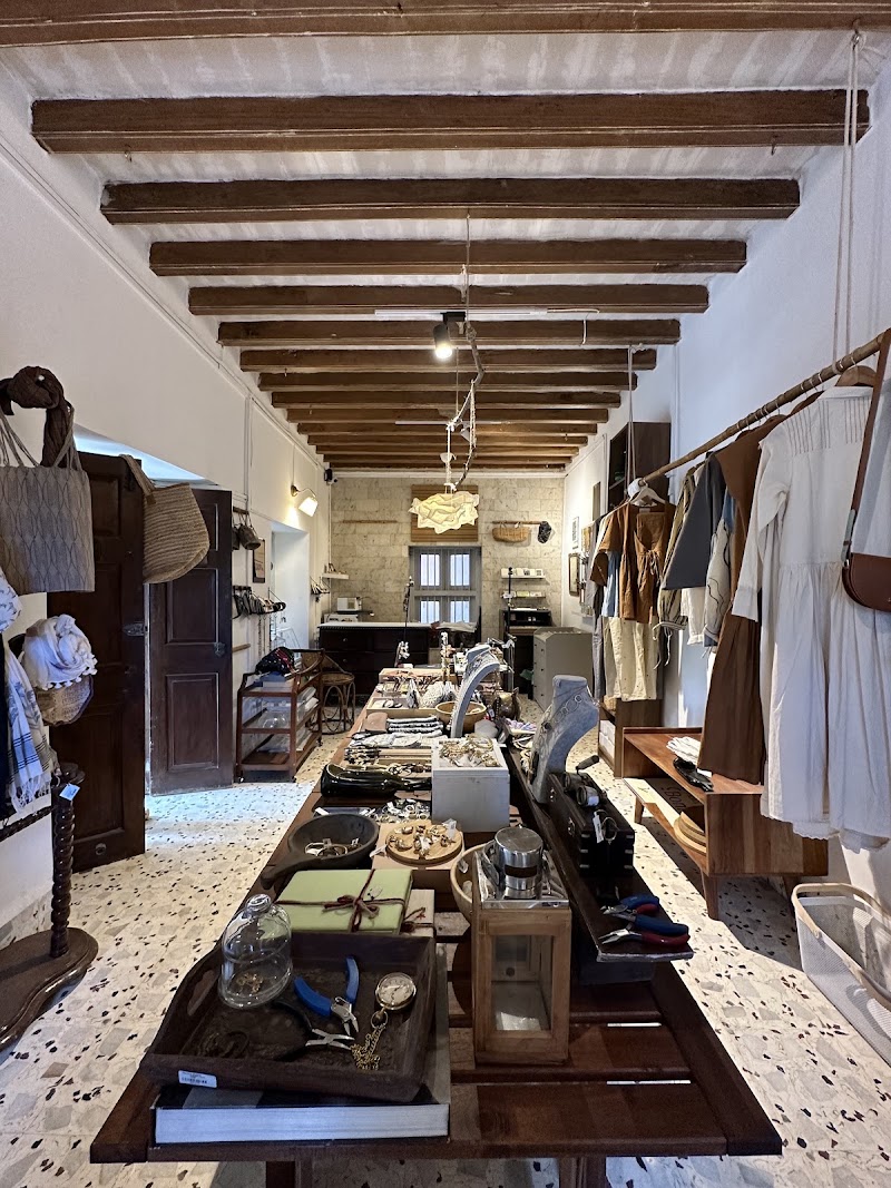 Dhora - Dhora, 32, Pali Mala Rd, Bandra West, Mumbai, Maharashtra 400050, India