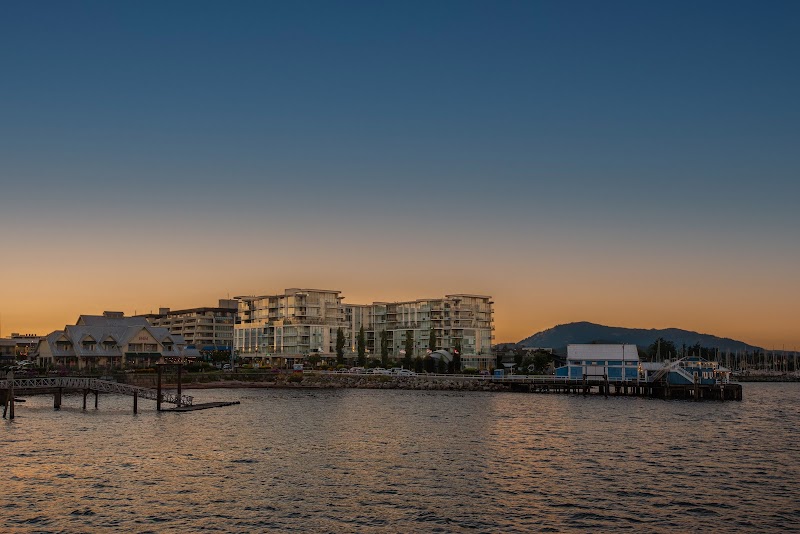 The Sidney Pier Hotel - The Sidney Pier Hotel 9805 Seaport Pl, Sidney, BC V8L 4X3, Canada