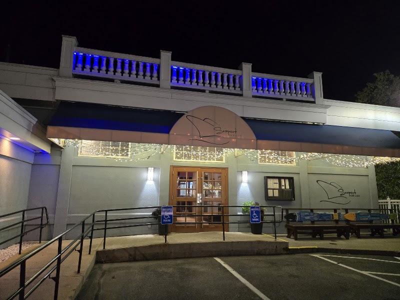 Seaport Grille - Seaport Grille 6 Rowe Sq, Gloucester, MA 01930, USA