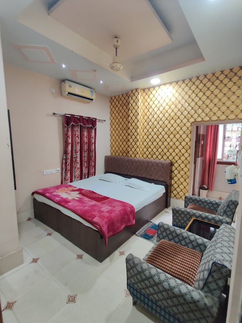 Bharati Lodge - Bharati Lodge Bidhan market opposite auto stand Bidhan market, appo auto, Bldg, Bidhan Rd, near Kali Temple, Ward 12, Hakim Para, Siliguri, West Bengal 734001, India