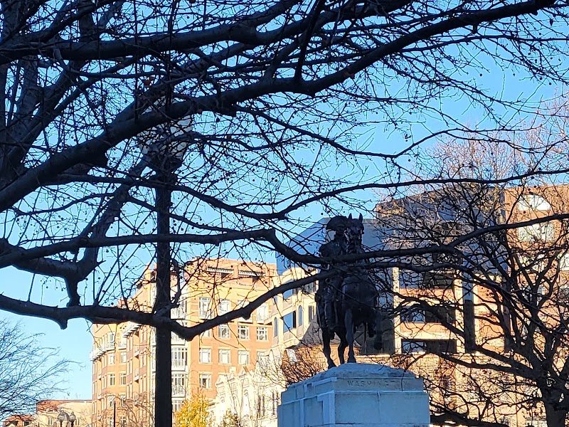 George Washington Equestrian Statue - George Washington Equestrian Statue, 2192-2442 K St NW, Washington, DC 20037, USA