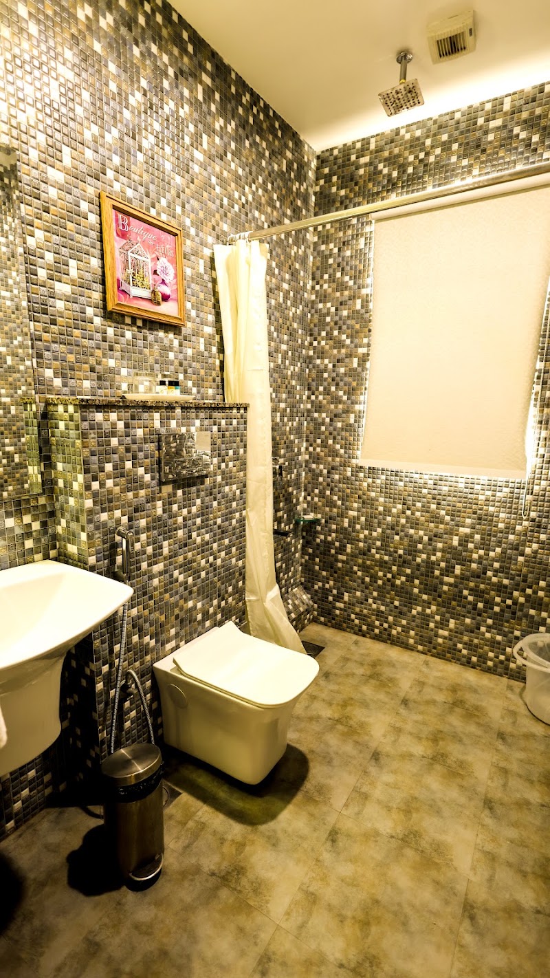 PARIM PARK RESORT & SUITES - PARIM PARK RESORT & SUITES Survey No 398, Sukher Bypass, 200, Feet Road, Udaipur, Sukher, Rajasthan 313001, India