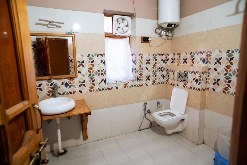 Doghari Chalets Jibhi by HimTrek Stay - Doghari Chalets Jibhi by HimTrek Stay Village and post office Jibhi Just 500 meters before, Market, Jibhi, Bini, Himachal Pradesh 175123, India