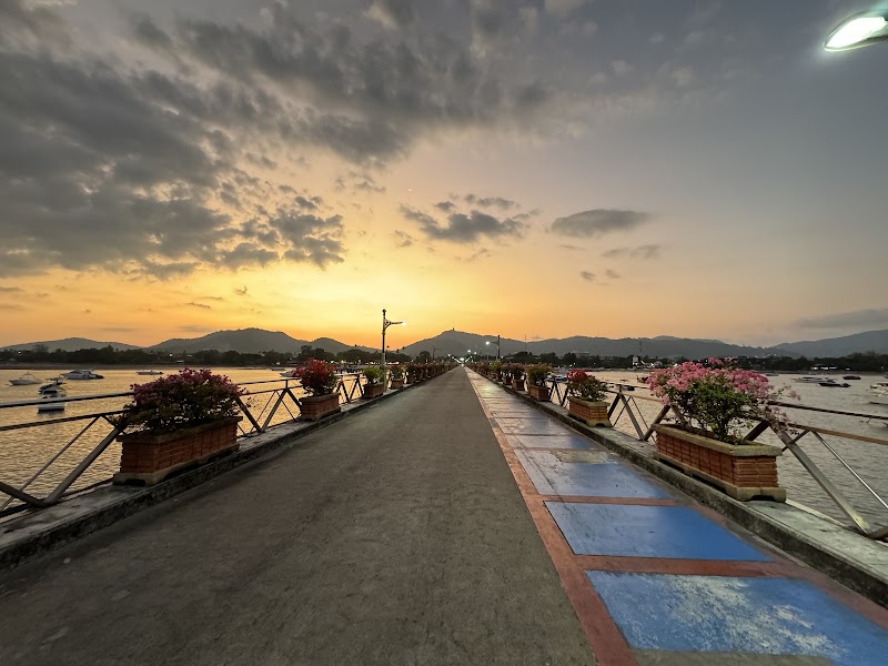 Chalong Bay Pier - Chalong Bay Pier, Thailand, Chang Wat Phuket, Amphoe Mueang Phuket, Tambon Chalong, Unnamed Road