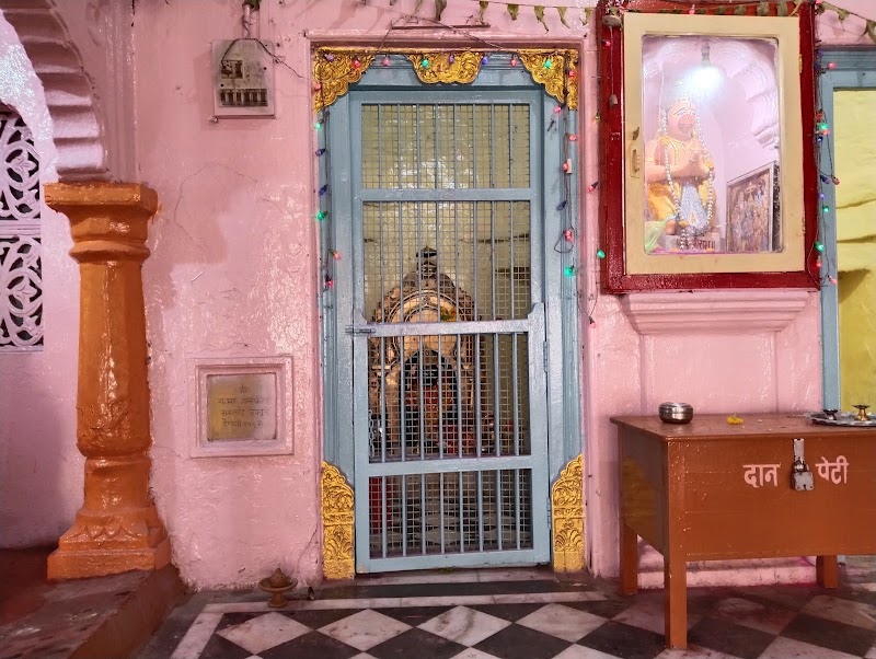 Ram Mandir - Ram Mandir, 62J2+35F, Ram Mandir Ward, Buddha Vihar, Warora, Maharashtra 442907, India