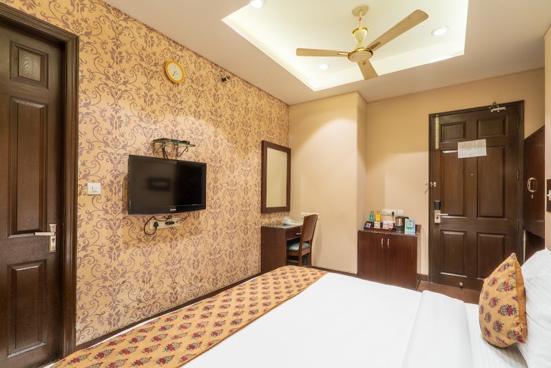 Cosy Grand @Chanakyapuri by The Cosy Hotels - Cosy Grand @Chanakyapuri by The Cosy Hotels Aradhana Enclave, 13, Ring Rd, Sector 13 R K Puram, R. K. Puram, Sector - 13, New Delhi, Delhi 110066, India