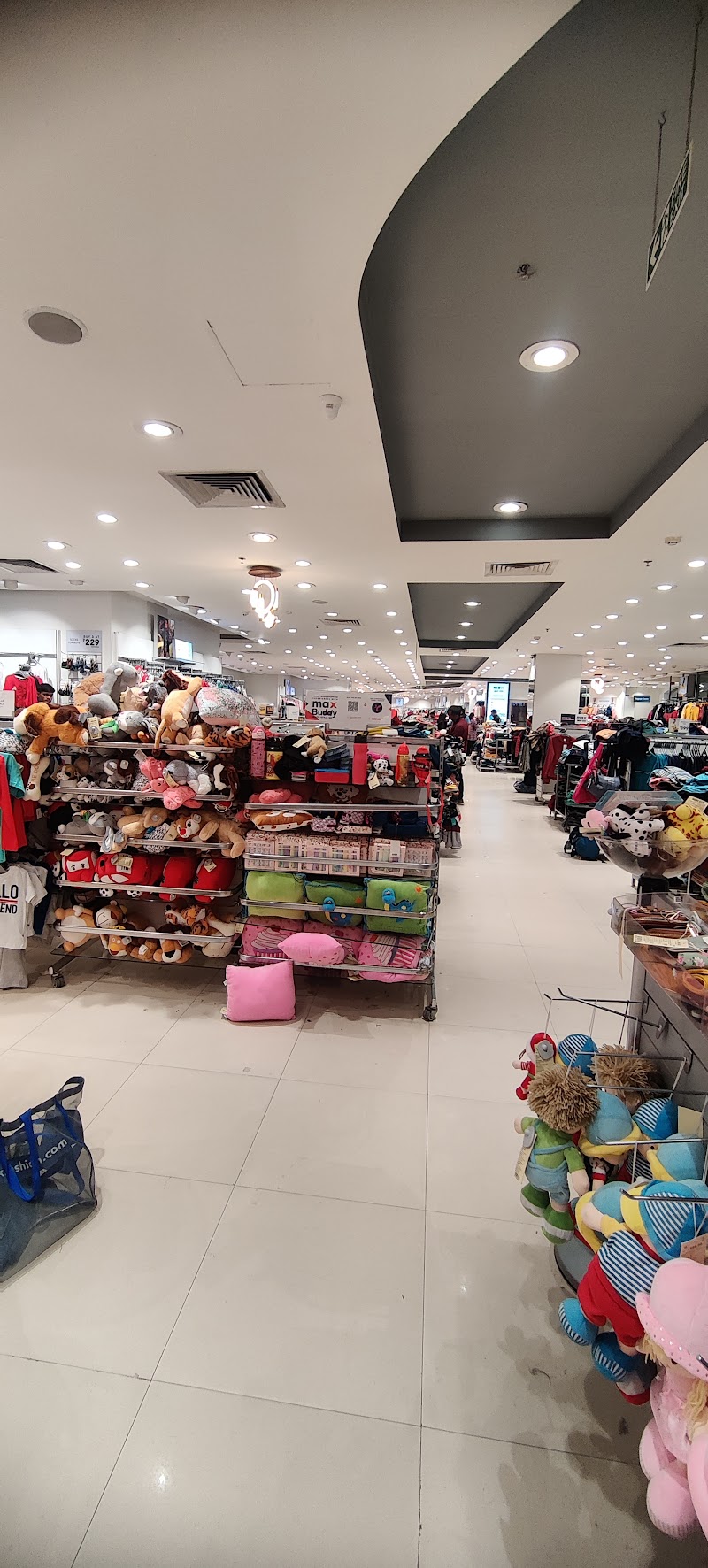 Max - Max MGF Metropolis Mall, Metro Station, Near, Mehrauli-Gurgaon Rd, Sector 28, Maruti Housing Colony, Gurugram, Haryana 122001, India