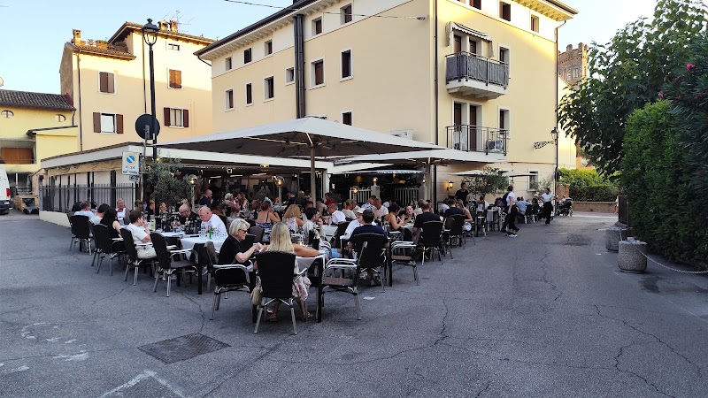 Pizzeria Bardolino - Pizzeria Bardolino Via Fosse, 27, 37011 Bardolino VR, Italy