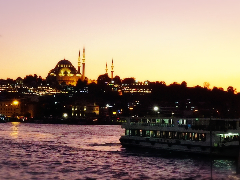 Galata Akın Balıkçısı - Galata Akın Balıkçısı, Arap Cami, Fermeneciler Cd. No:35, 34421 Beyoğlu/İstanbul, Türkiye