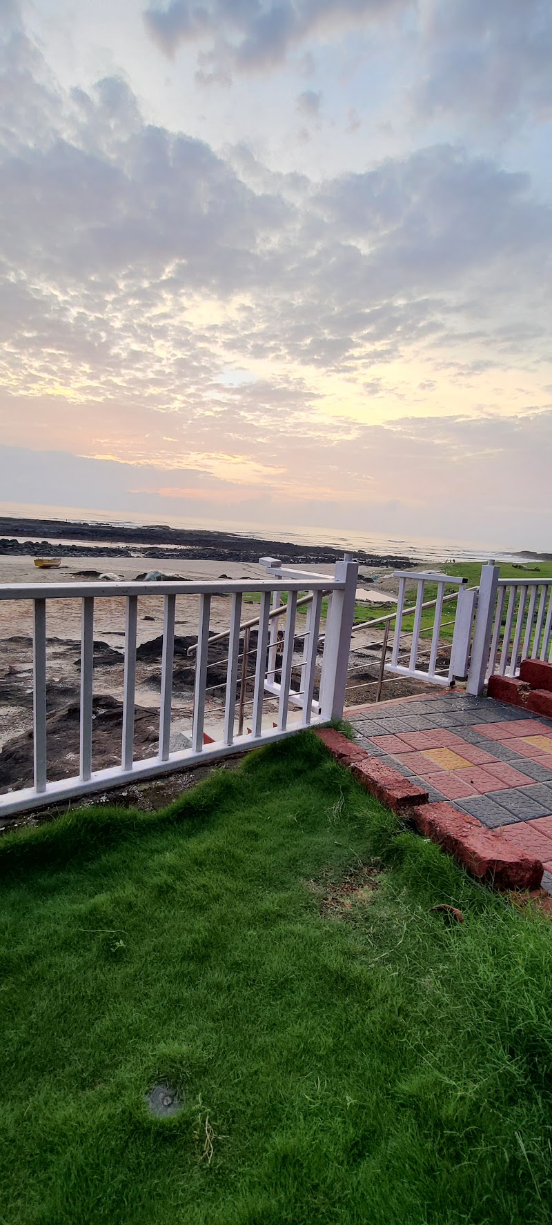 Sea View Beach Resort Shekhadi Shrivardhan - Sea View Beach Resort Shekhadi Shrivardhan, 4X6J+F4F, Diveagar Road, Shrivardhan, Shekhadi, Maharashtra 402113, India