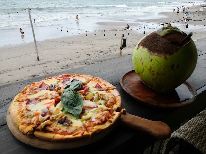 Kama Bar - Kama Bar 84RH+CVM, Jl. Pantai Batu Bolong, Canggu, Kec. Kuta Utara, Kabupaten Badung, Bali, Indonesia