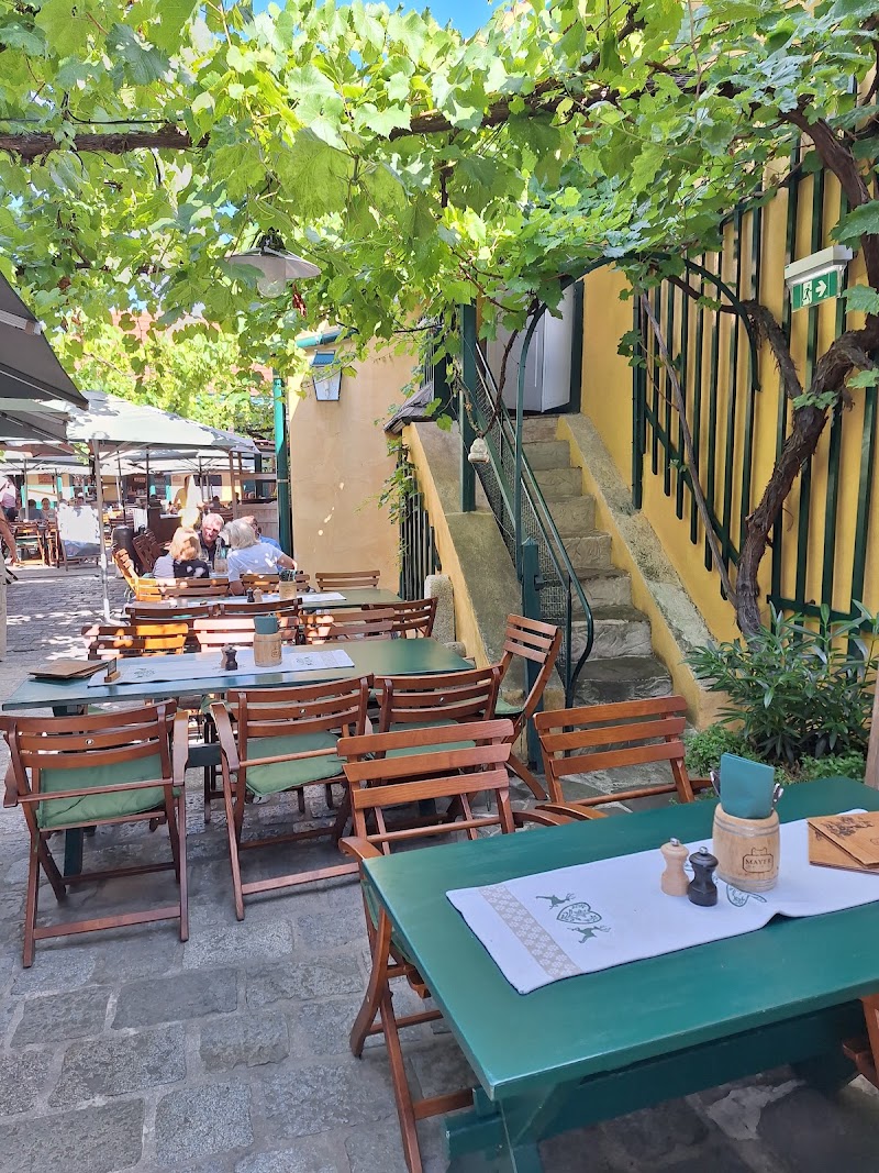 Mayer am Pfarrplatz - Heuriger - Beethovenhaus - Weingut - Mayer am Pfarrplatz - Heuriger - Beethovenhaus - Weingut, Pfarrpl. 2, 1190 Wien, Austria