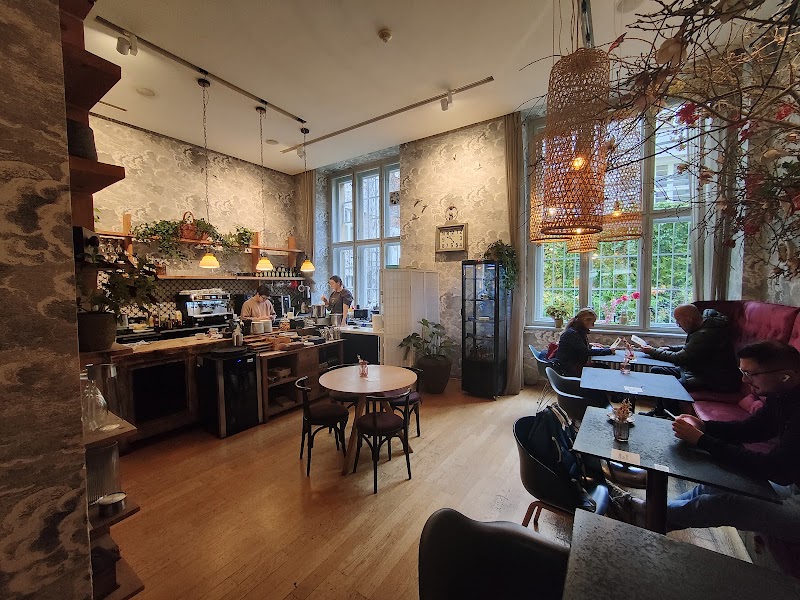 La Bohème Café Specialty Coffee Roastery - La Bohème Café Specialty Coffee Roastery Sázavská 2031/32, Vinohrady, 120 00 Praha-Praha 2, Czechia