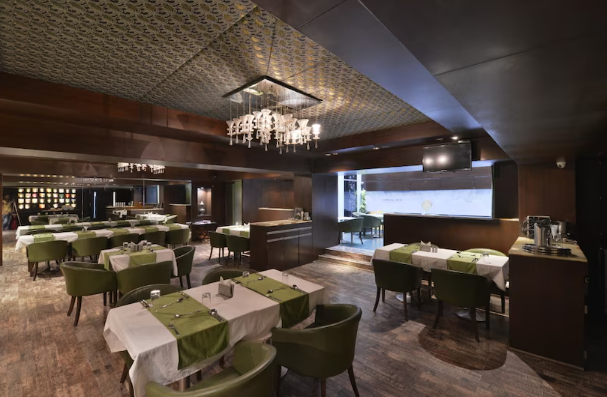 Hotel The Golden Oak - Hotel The Golden Oak P.H.N: 106, Main), R.N.M, Tehsil and District:, A/62, MG Rd, Village:, Raipur, Chhattisgarh 492001, India