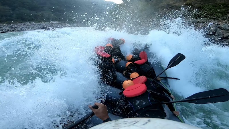 Raver Expedition Adventures - River rafting in Rishikesh - Raver Expedition Adventures - River rafting in Rishikesh, hotel, Deccan valley gate, Badrinath Marg, near Green Hills, Tapovan, Rishikesh, Uttarakhand 249137, India