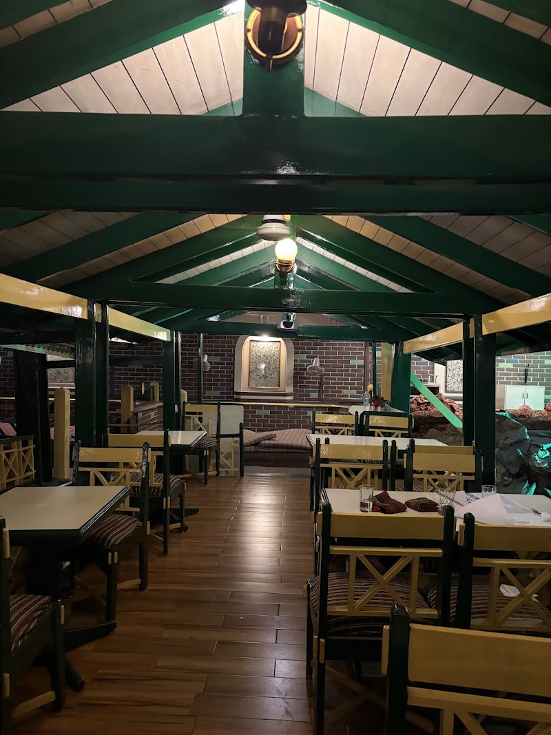 Shikara Restaurant - Shikara Restaurant Railway Station, Plot no, 3, Mumbai - Pune Hwy, opp. Sanpada Road, Sector 24, Turbhe, Mumbai, Navi Mumbai, Maharashtra 400703, India