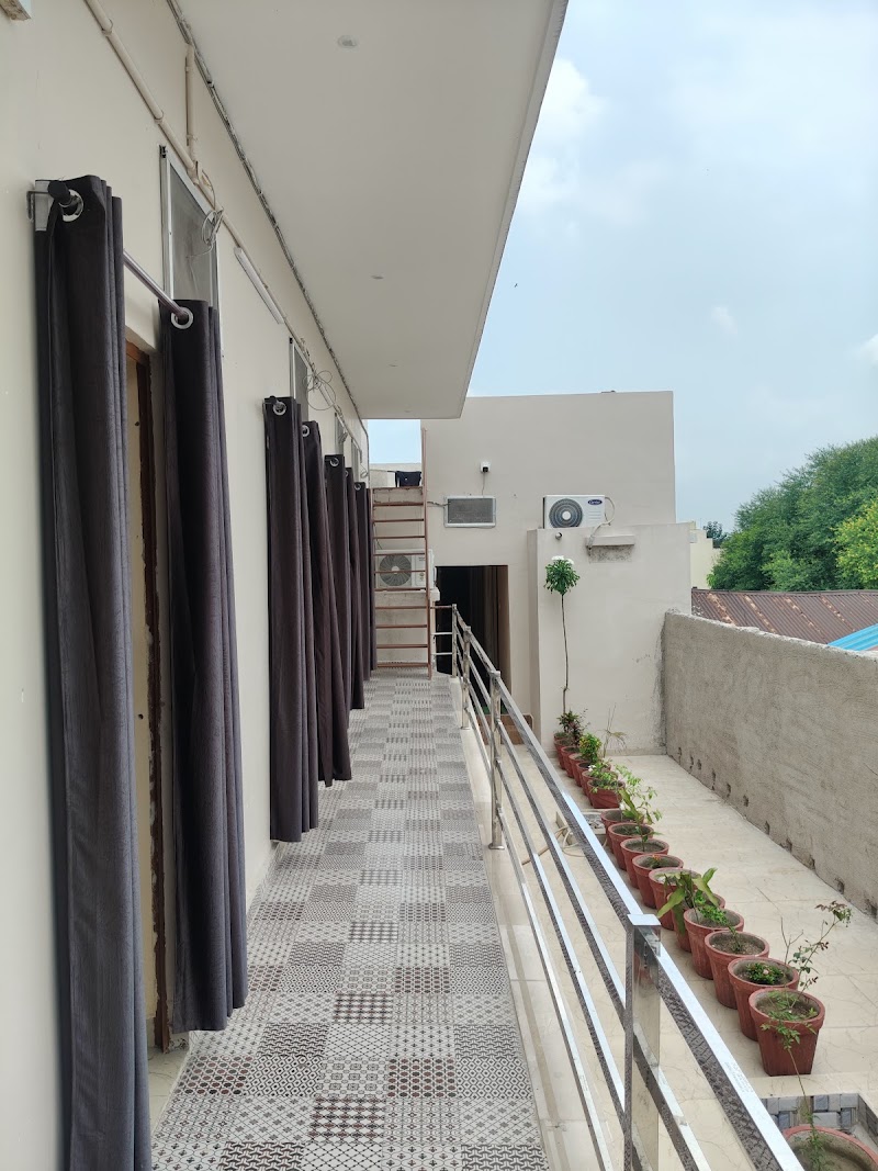 Hotel O MI GUEST HOUSE - Hotel O MI GUEST HOUSE, 120, Chowk, near Shri Krishna Hospital, Ganga Nagar Sector I, Ganga Nagar, Mangla, Manglanull, Chhattisgarh 495001, India