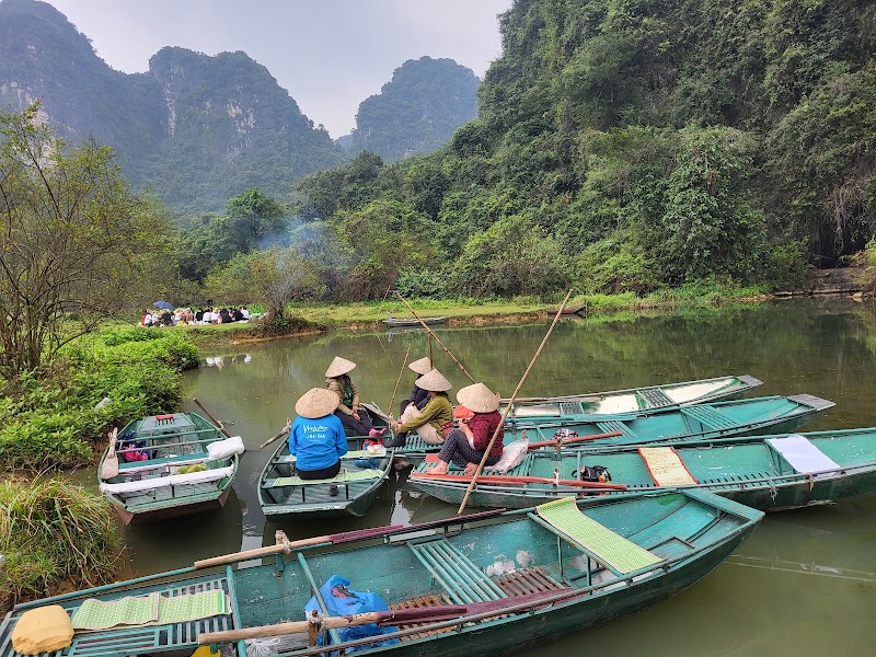 Vai Gioi Cave - Vai Gioi Cave, 6W82+C77, Nam Hoa Lu, Ninh Binh, Vietnam