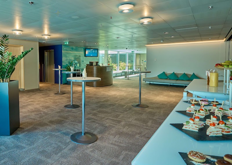 Radisson Blu Hotel, Lucerne - Radisson Blu Hotel, Lucerne Lakefront Centre, Inseliquai 12, 6005 Luzern, Switzerland