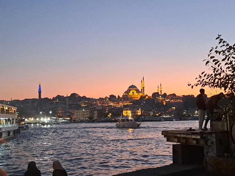 Akın Balık Karaköy - Akın Balık Karaköy, Arap Cami, Fermeneciler Cd. No:40/A, 34420 Beyoğlu/İstanbul, Türkiye