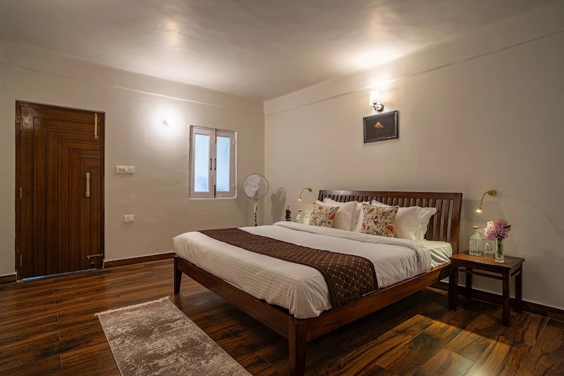 Alaya Stays by ELIVAAS Headingly Suite - Alaya Stays by ELIVAAS Headingly Suite Melville Rd, above Mall Road, Mallital, Nainital, Uttarakhand 263001, India