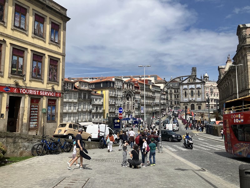 Living Tours - Living Tours, R. de Mouzinho da Silveira 352 354, 4050-418 Porto, Portugal