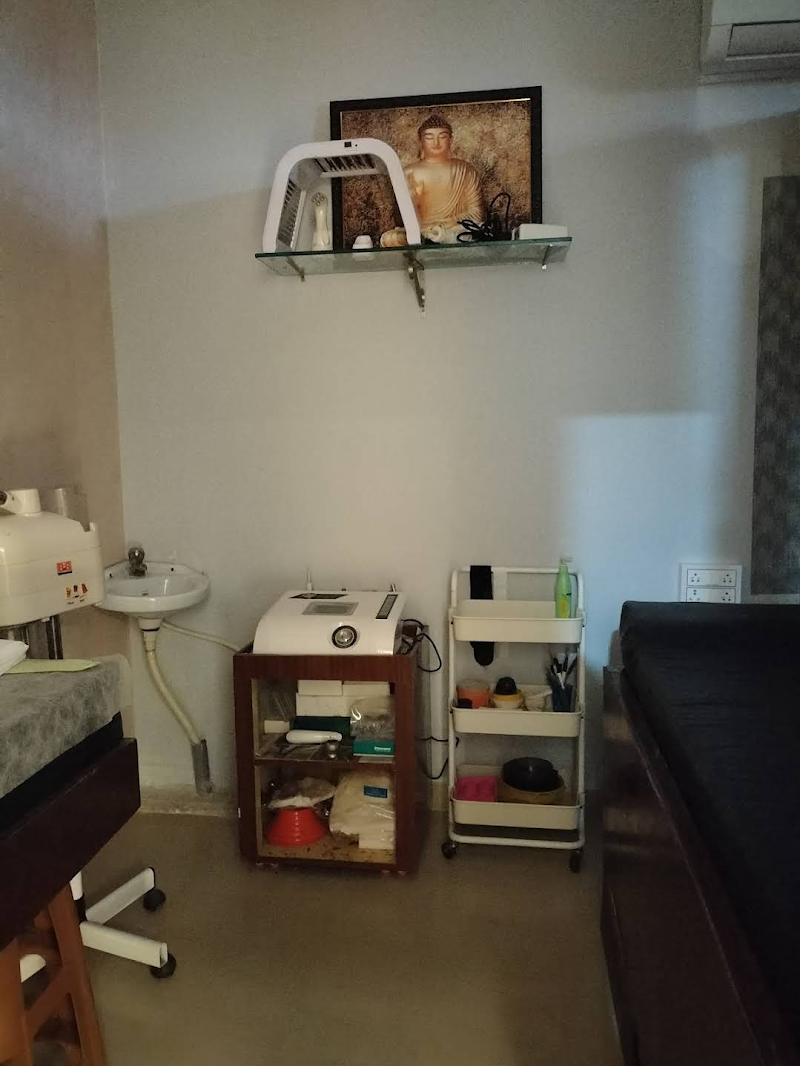 An Apple Beauty Salon - An Apple Beauty Salon, Face-2, near Ramakrishna Hospital, above Jain Provision Store, Lalpur, Raipur, Tikrapara, Chhattisgarh 492015, India