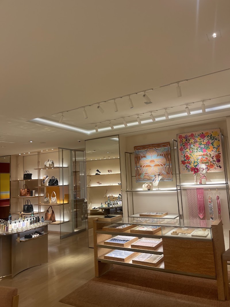 Louis Vuitton Salzbourg - Louis Vuitton Salzbourg Alter Markt 12, 5020 Salzburg, Austria