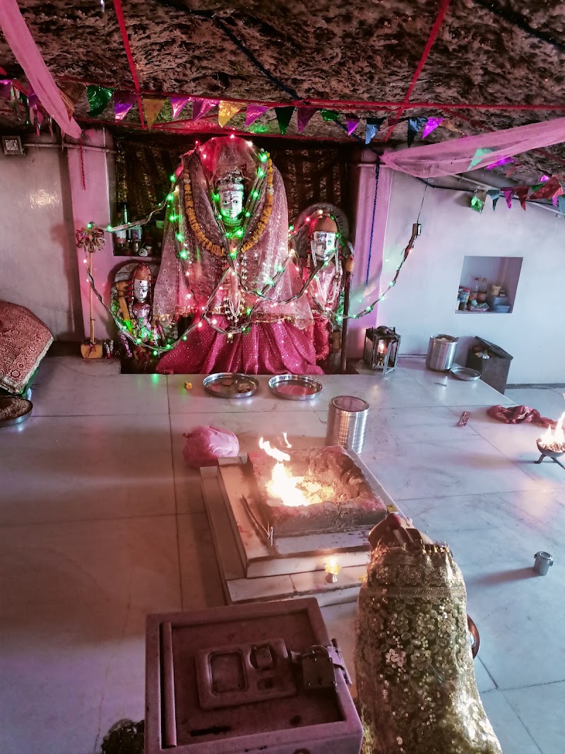Devgiri Temple - देवगिरि माता जी का मंदिर - Devgiri Temple - देवगिरि माता जी का मंदिर, Devgiri hills, gaon, near Mori, Sena, Jawai Bandh, Rajasthan 306126, India