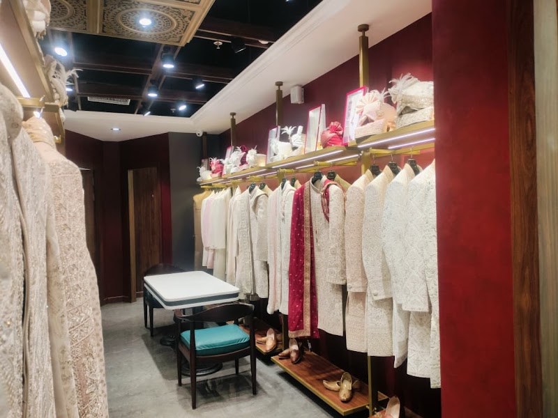 Sri Ram & Son - Metropolis Mall, Gurugram - Sri Ram & Son - Metropolis Mall, Gurugram UGF-040A, MGF Metropolitan Mall, Mehrauli-Gurgaon Rd, Sector 28, Maruti Housing Colony, Gurugram, Haryana 122009, India